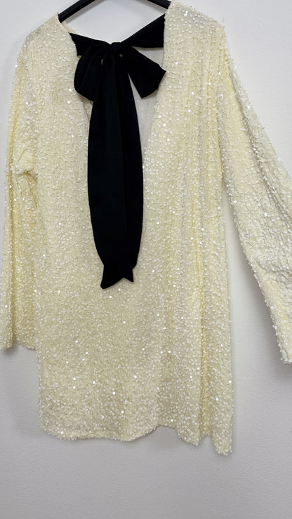 Paillettenkleid mit Schwarzer Schleife | Weiß/Schwarz